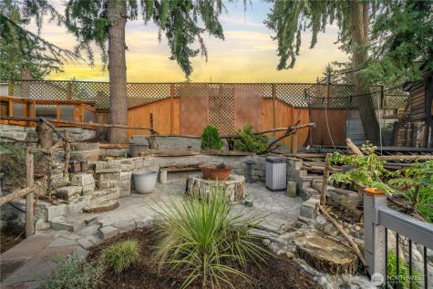 32808 4th Avenue SW Federal Way WA 98023
