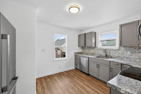 501 7th Avenue NW Puyallup WA 98371