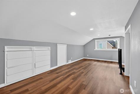 501 7th Avenue NW Puyallup WA 98371