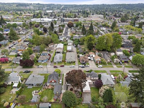 501 7th Avenue NW Puyallup WA 98371