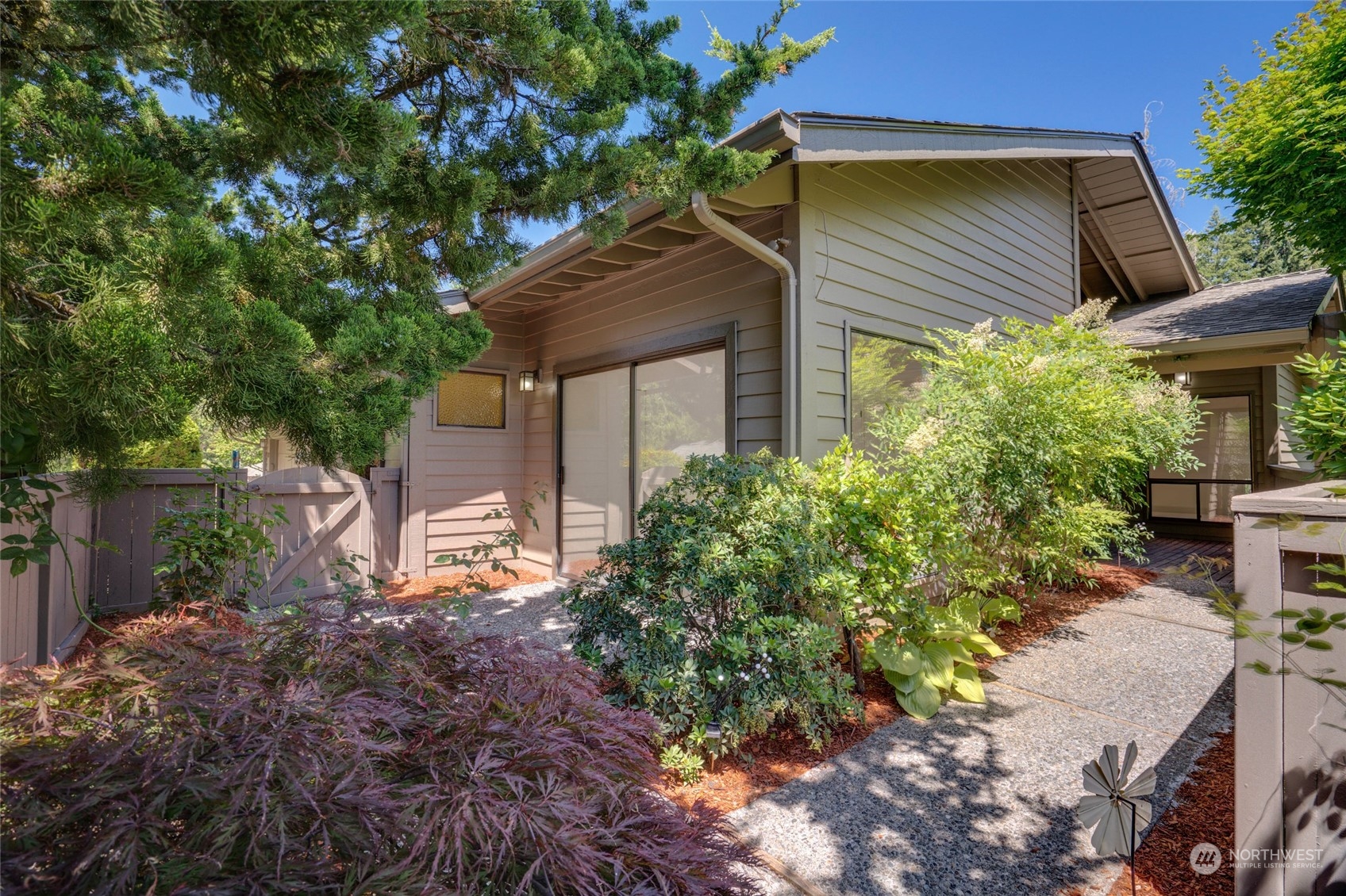 126 168th Avenue NE Bellevue WA 98008