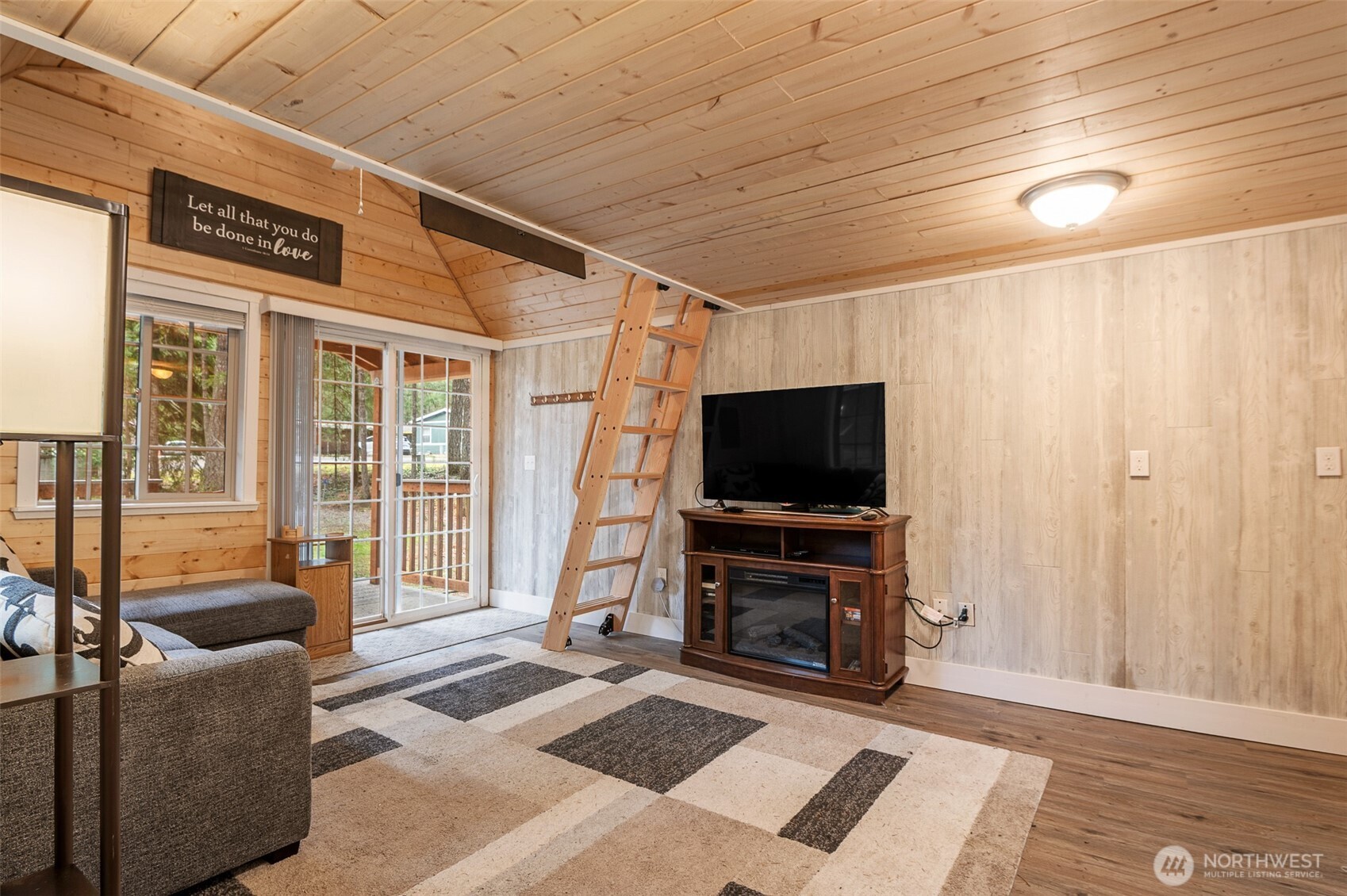 21 N Buckhorn Court Hoodsport WA 98548