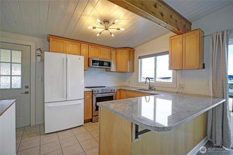 804 Sandstone Lane Camano Island WA 98282