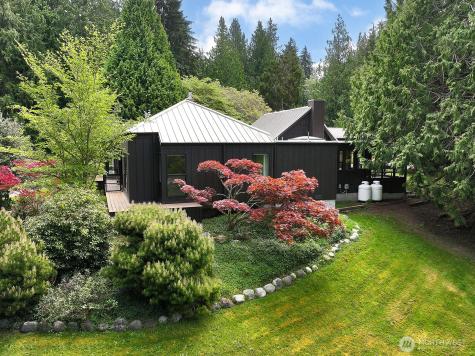 961 Sandy Point Road Langley WA 98260