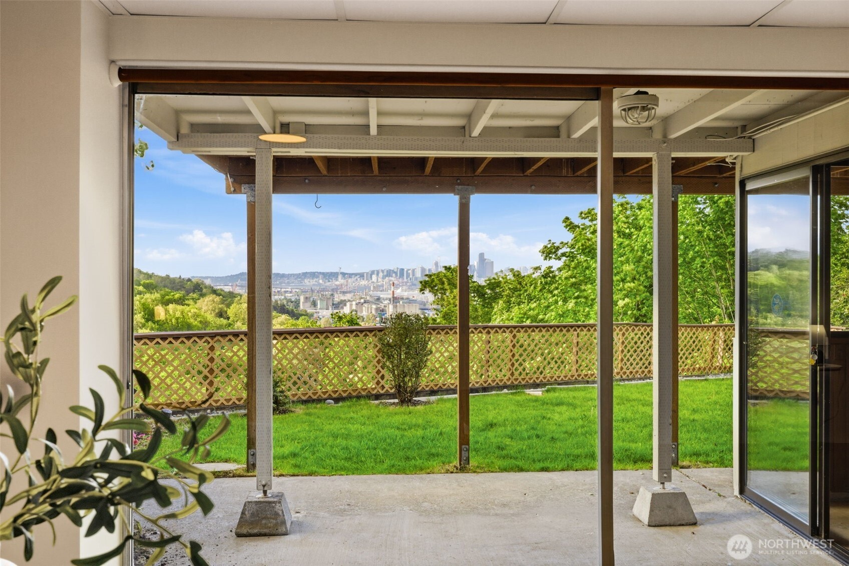 622 SW Othello Street Seattle WA 98106