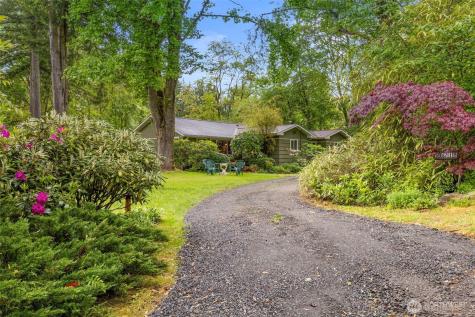 10218 NE Pine Way Bainbridge Island WA 98110