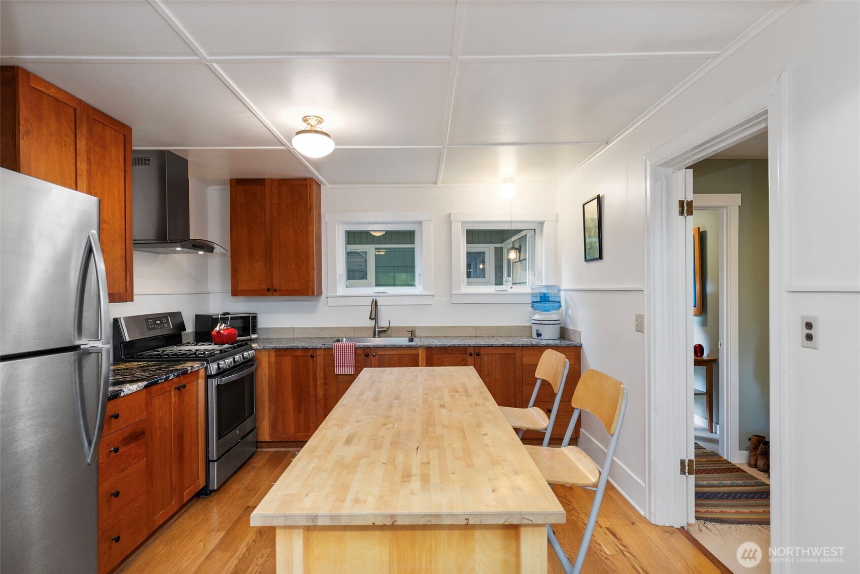 10218 NE Pine Way Bainbridge Island WA 98110