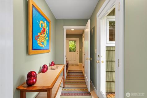 10218 NE Pine Way Bainbridge Island WA 98110