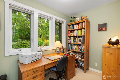 10218 NE Pine Way Bainbridge Island WA 98110