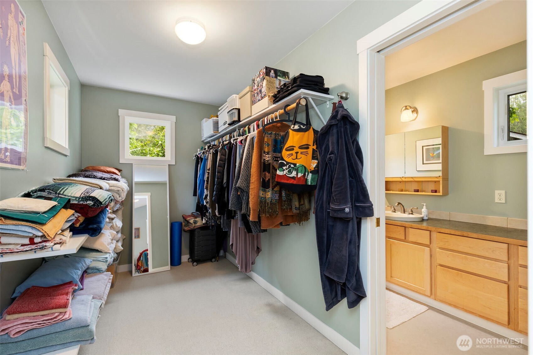 10218 NE Pine Way Bainbridge Island WA 98110