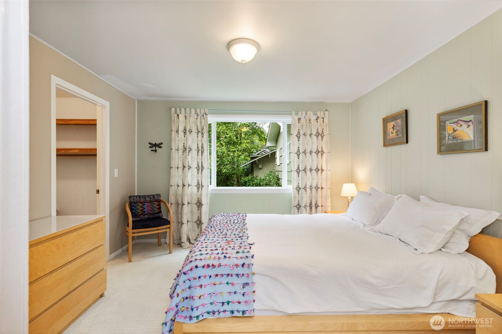 10218 NE Pine Way Bainbridge Island WA 98110