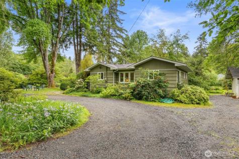 10218 NE Pine Way Bainbridge Island WA 98110