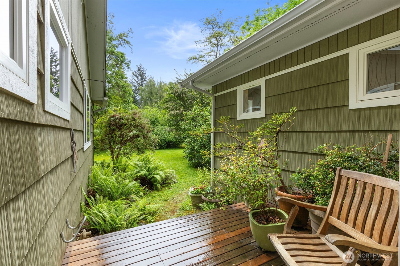 10218 NE Pine Way Bainbridge Island WA 98110