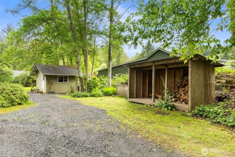 10218 NE Pine Way Bainbridge Island WA 98110