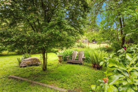 10218 NE Pine Way Bainbridge Island WA 98110