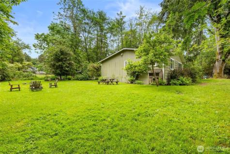 10218 NE Pine Way Bainbridge Island WA 98110