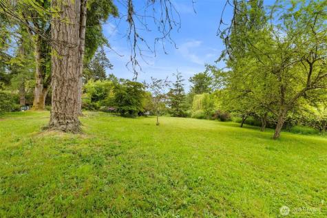 10218 NE Pine Way Bainbridge Island WA 98110
