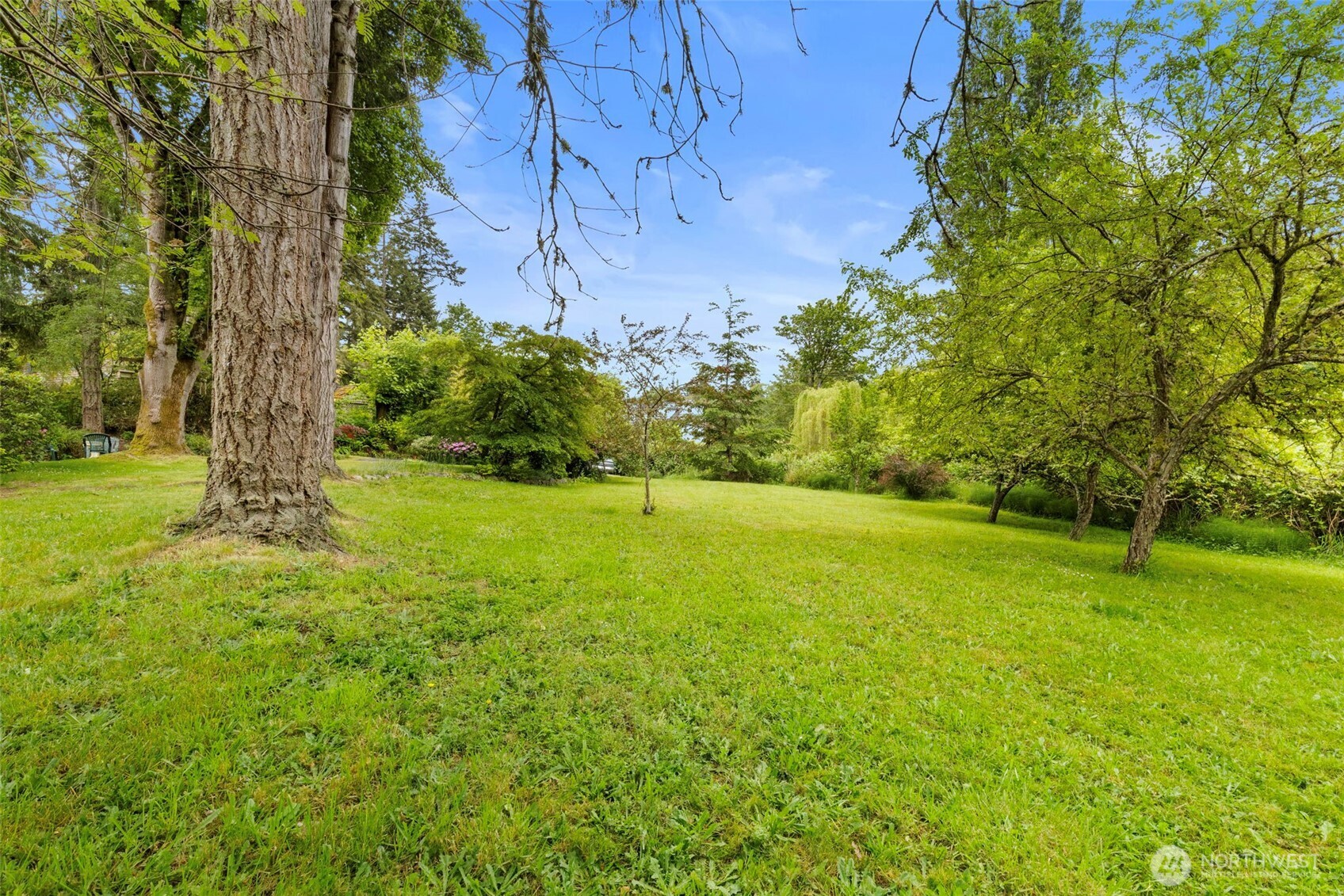 10218 NE Pine Way Bainbridge Island WA 98110