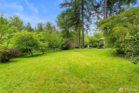 10218 NE Pine Way Bainbridge Island WA 98110