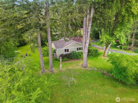 10218 NE Pine Way Bainbridge Island WA 98110