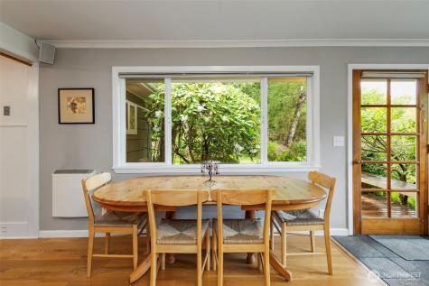 10218 NE Pine Way Bainbridge Island WA 98110