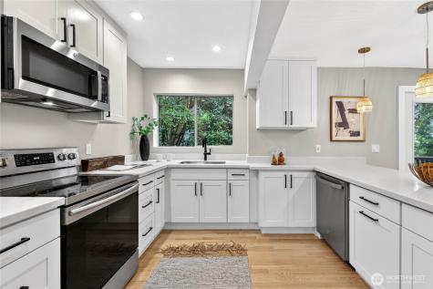 4515 SW Genesee Street Seattle WA 98116