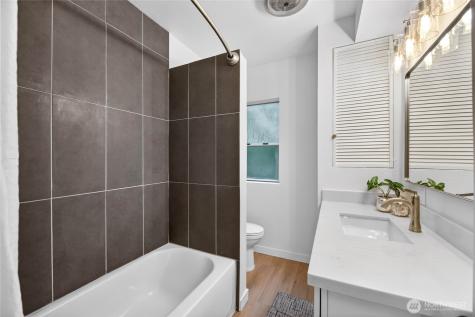 4515 SW Genesee Street Seattle WA 98116