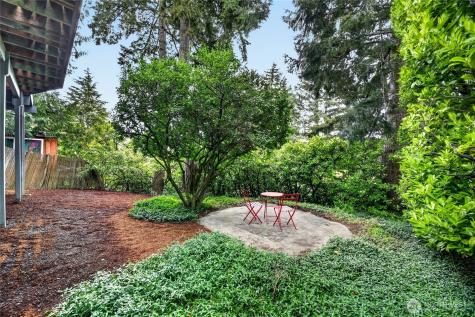 4515 SW Genesee Street Seattle WA 98116