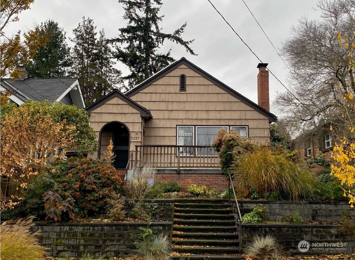 5237 37th Avenue NE Seattle WA 98105