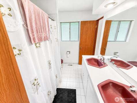 3649 Old Pacific Highway S Kelso WA 98626