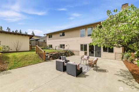 422 159th Place SE Bellevue WA 98008