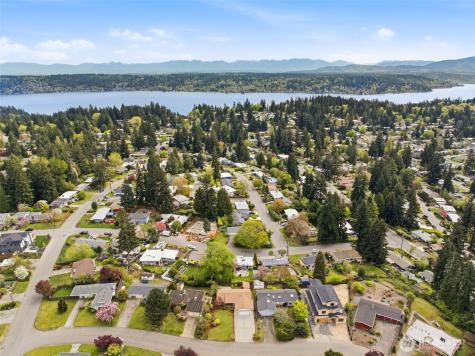 422 159th Place SE Bellevue WA 98008