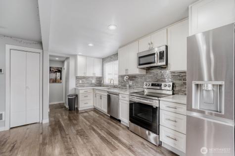 217 Tacoma Boulevard S Pacific WA 98047