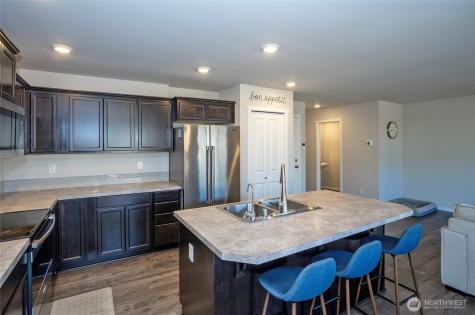 18703 108th Avenue E Puyallup WA 98374