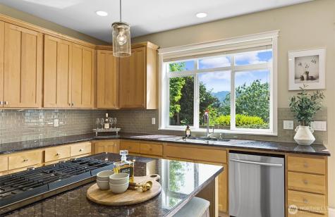 7602 Huckleberry Way SE Snoqualmie WA 98065
