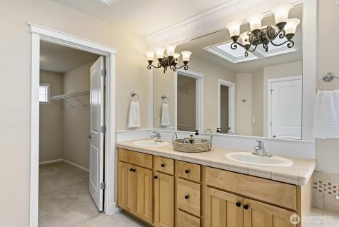 7602 Huckleberry Way SE Snoqualmie WA 98065