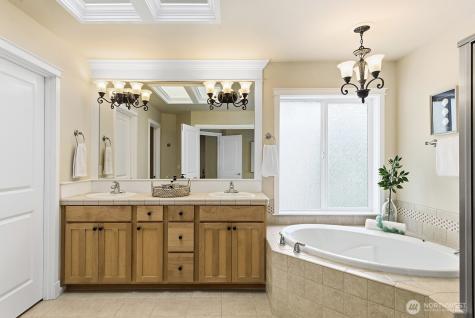 7602 Huckleberry Way SE Snoqualmie WA 98065