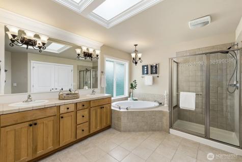 7602 Huckleberry Way SE Snoqualmie WA 98065
