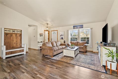 9012 Lealan Court SE Yelm WA 98597