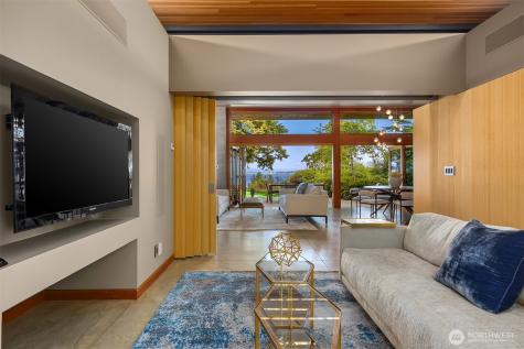 7268 Madrona Drive NE Bainbridge Island WA 98110