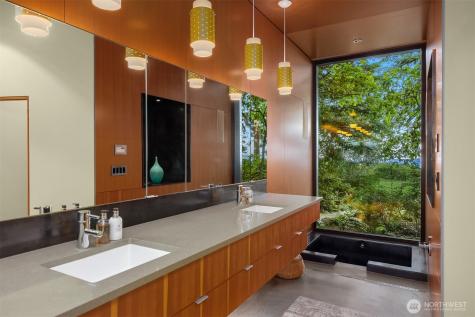 7268 Madrona Drive NE Bainbridge Island WA 98110