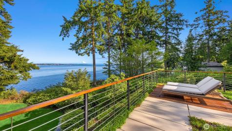 7268 Madrona Drive NE Bainbridge Island WA 98110