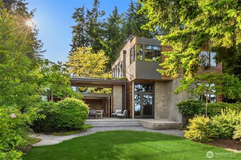 7268 Madrona Drive NE Bainbridge Island WA 98110