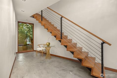 7268 Madrona Drive NE Bainbridge Island WA 98110