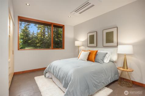 7268 Madrona Drive NE Bainbridge Island WA 98110