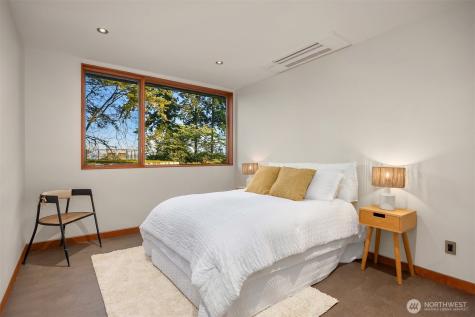 7268 Madrona Drive NE Bainbridge Island WA 98110