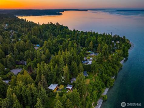 7268 Madrona Drive NE Bainbridge Island WA 98110