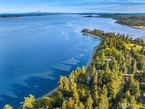 7268 Madrona Drive NE Bainbridge Island WA 98110