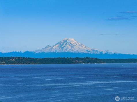 7268 Madrona Drive NE Bainbridge Island WA 98110