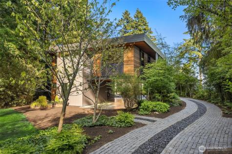 7268 Madrona Drive NE Bainbridge Island WA 98110